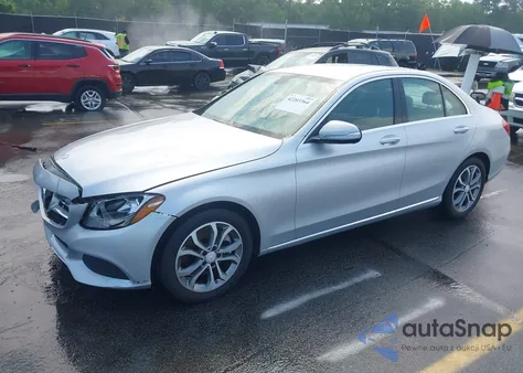 2015 Mercedes-Benz C 300 Luxury/Sport из США, поврежденный, VIN 55SWF4JB1FU087755